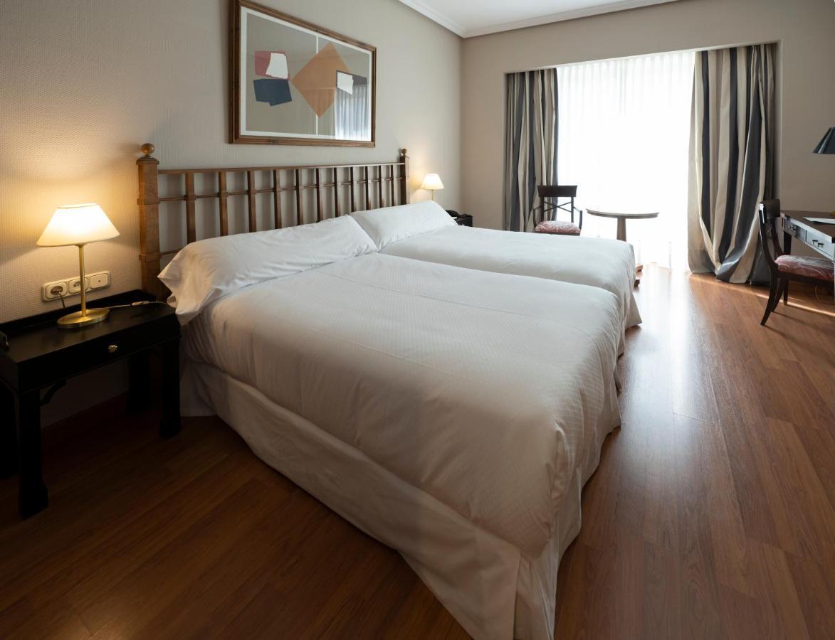 Barcelo Leon Conde Luna Экстерьер фото